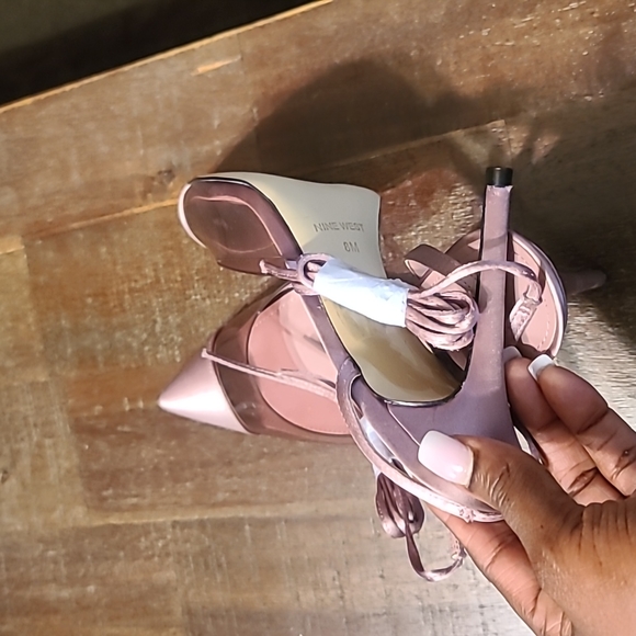 Shoes - Picture 3 of 4